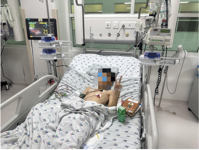 Bé trai 10 tuổi bị bò dẫm đạp, đa chấn thương- Ảnh 1. Bé trai 10 tuổi bị bò dẫm đạp, đa chấn thương- Ảnh 1.