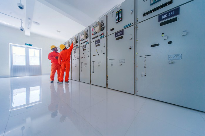 Ngành điện miền Nam kêu gọi khách hàng tiết kiệm điện mùa nắng nóng- Ảnh 2. Ngành điện miền Nam kêu gọi khách hàng tiết kiệm điện mùa nắng nóng- Ảnh 2.