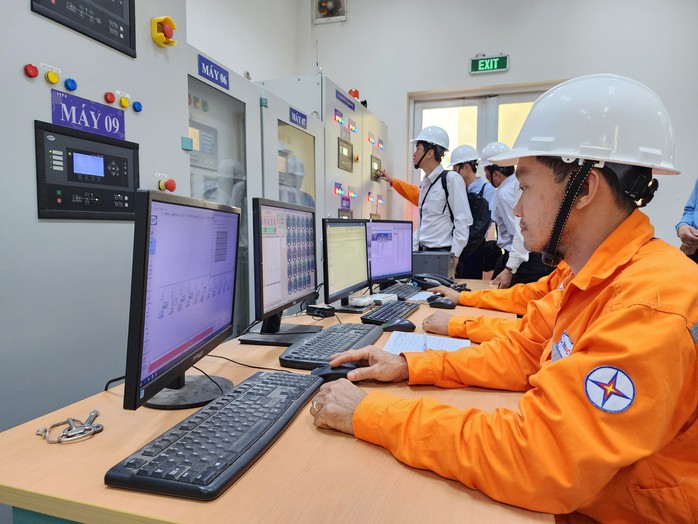 Ngành điện miền Nam kêu gọi khách hàng tiết kiệm điện mùa nắng nóng- Ảnh 3. Ngành điện miền Nam kêu gọi khách hàng tiết kiệm điện mùa nắng nóng- Ảnh 3.
