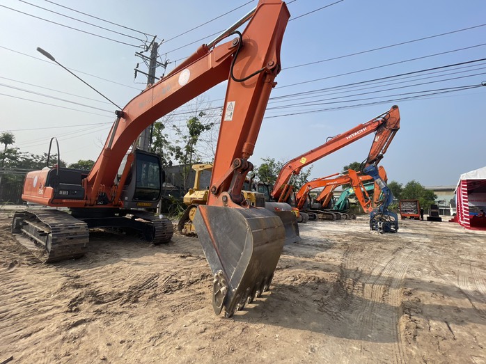 Cận cảnh tuyến đường đang mở rộng nối đường Hồ Chí Minh- Ảnh 4.