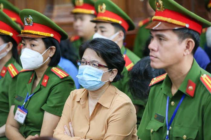 Xét xử vụ Vạn Thịnh Phát: Đề nghị áp dụng tình tiết giảm nhẹ với bị cáo ăn năn, hối cải- Ảnh 3. Xét xử vụ Vạn Thịnh Phát: Đề nghị áp dụng tình tiết giảm nhẹ với bị cáo ăn năn, hối cải- Ảnh 3.