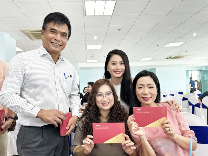 NSND Kim Cương, Minh Vương, Trọng Hữu vui mừng trước thành tựu của HTV- Ảnh 5. NSND Kim Cương, Minh Vương, Trọng Hữu vui mừng trước thành tựu của HTV- Ảnh 5.