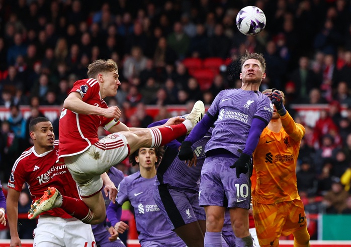 Nottingham gục ngã phút 90+9, Liverpool trụ vững ngôi đầu Premier League- Ảnh 3. Nottingham gục ngã phút 90+9, Liverpool trụ vững ngôi đầu Premier League- Ảnh 3.