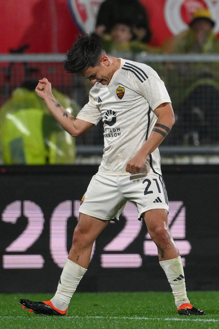 AS Roma nối dài mạch thắng, áp sát tốp 4 Serie A- Ảnh 2. AS Roma nối dài mạch thắng, áp sát tốp 4 Serie A- Ảnh 2.