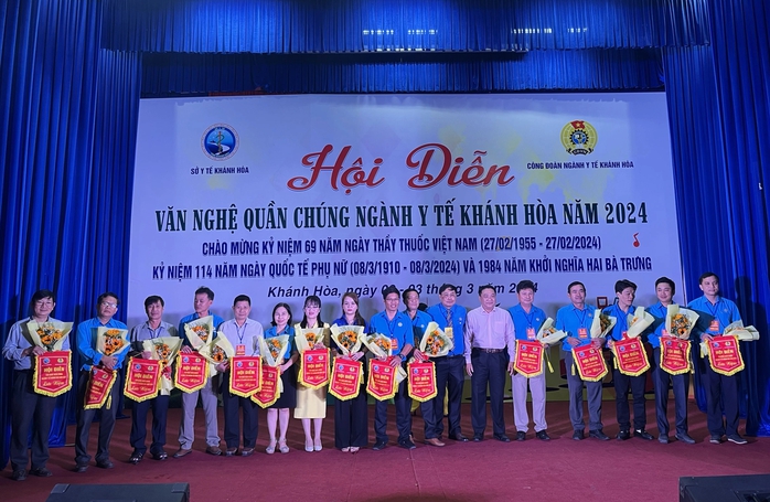 Công đoàn ngành Y tế Khánh Hoà tổ chức hội diễn văn nghệ quần chúng- Ảnh 1. Công đoàn ngành Y tế Khánh Hoà tổ chức hội diễn văn nghệ quần chúng- Ảnh 1.