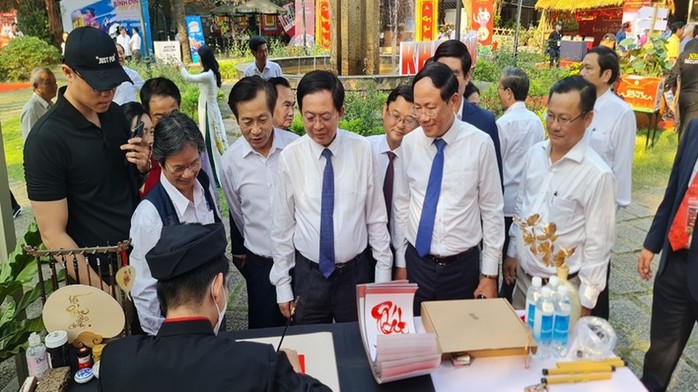 Hàng ngàn người tham gia ngày hội người Bình Định tại TP HCM- Ảnh 3. Hàng ngàn người tham gia ngày hội người Bình Định tại TP HCM- Ảnh 3.