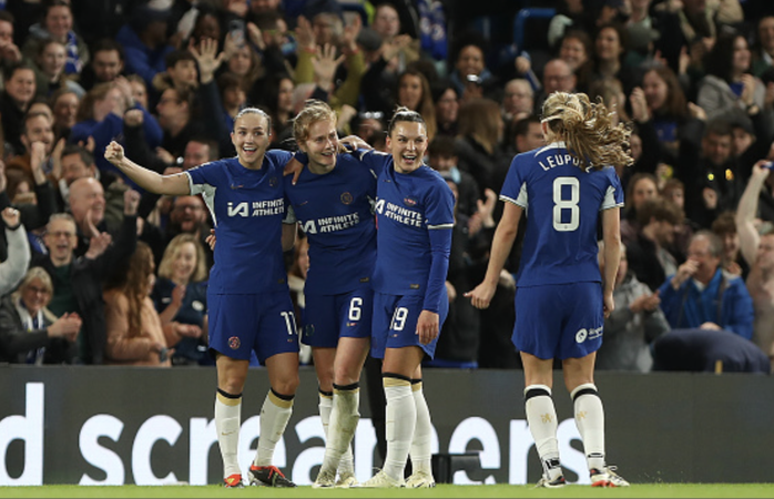 Đè bẹp Ajax, Chelsea đặt một chân vào bán kết Champions League nữ- Ảnh 3. Đè bẹp Ajax, Chelsea đặt một chân vào bán kết Champions League nữ- Ảnh 3.