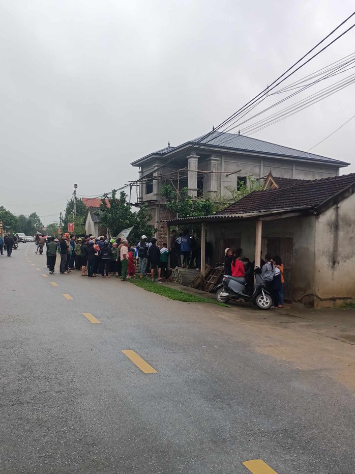 Hai bà cháu bị thanh niên cùng thôn chém thương vong- Ảnh 1. Hai bà cháu bị thanh niên cùng thôn chém thương vong- Ảnh 1.