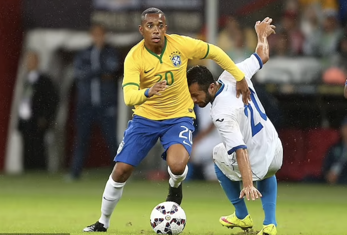 Cựu tiền đạo Man City Robinho ngồi tù 9 năm - Ảnh 2. Cựu tiền đạo Man City Robinho ngồi tù 9 năm - Ảnh 2.