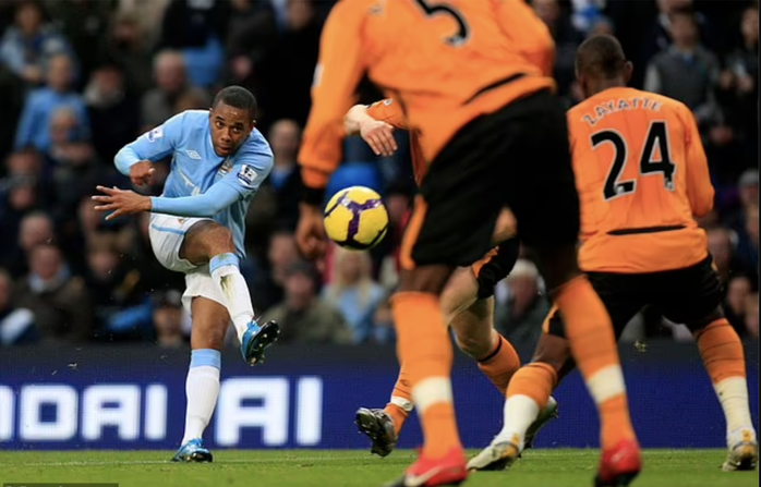 Cựu tiền đạo Man City Robinho ngồi tù 9 năm - Ảnh 4. Cựu tiền đạo Man City Robinho ngồi tù 9 năm - Ảnh 4.