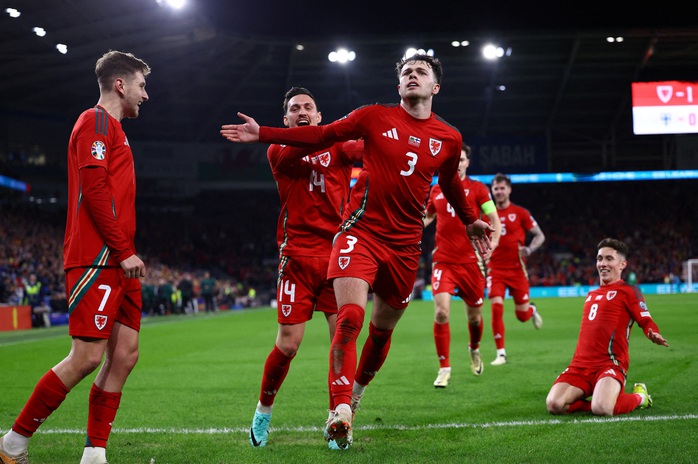 Lewandowski dạo chơi vòng play-off EURO, Ba Lan đè bẹp Lewandowski dạo chơi vòng play-off EURO, Ba Lan đè bẹp