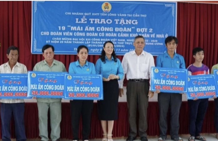 Cần Thơ: Tổ chức nhiều hoạt động kỷ niệm 95 năm ngày thành lập Công đoàn Việt Nam- Ảnh 1. Cần Thơ: Tổ chức nhiều hoạt động kỷ niệm 95 năm ngày thành lập Công đoàn Việt Nam- Ảnh 1.