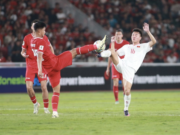 Lại thua Indonesia: Hàng thủ Việt Nam chưa 