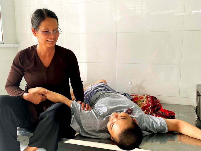 Cuộc thi viết “LÒNG TỐT QUANH TA”: Cuộc thi viết “LÒNG TỐT QUANH TA”: