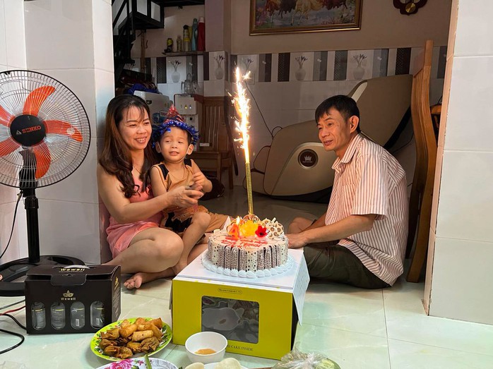 NÂNG BƯỚC NGƯỜI LAO ĐỘNG: Trưởng thành nơi đất khách- Ảnh 1. NÂNG BƯỚC NGƯỜI LAO ĐỘNG: Trưởng thành nơi đất khách- Ảnh 1.