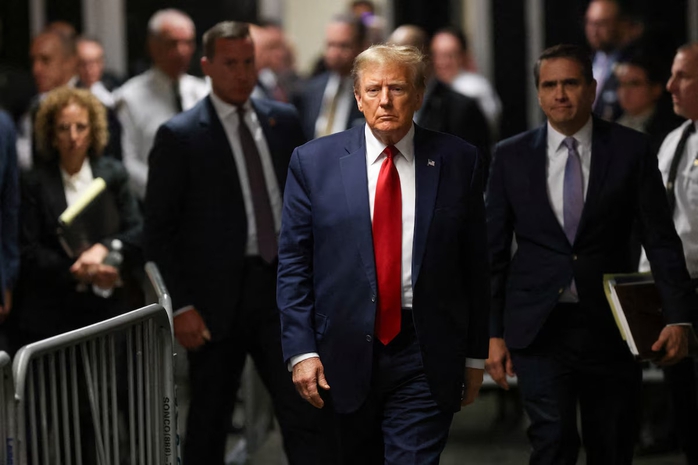 Bầu cử Mỹ: Ông Trump "hoảng loạn" vì khoản phạt hơn 454 triệu USD?- Ảnh 1. Bầu cử Mỹ: Ông Trump "hoảng loạn" vì khoản phạt hơn 454 triệu USD?- Ảnh 1.