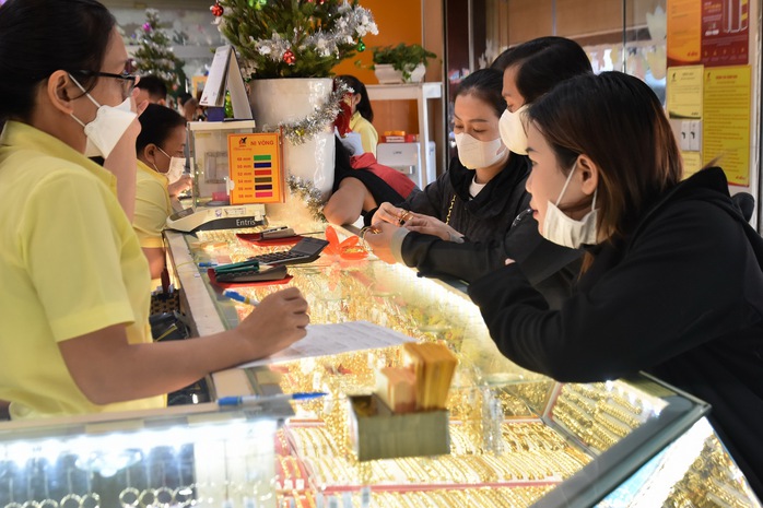 Giá vàng hôm nay, 23-3: Tiếp tục giảm sốc- Ảnh 1. Giá vàng hôm nay, 23-3: Tiếp tục giảm sốc- Ảnh 1.