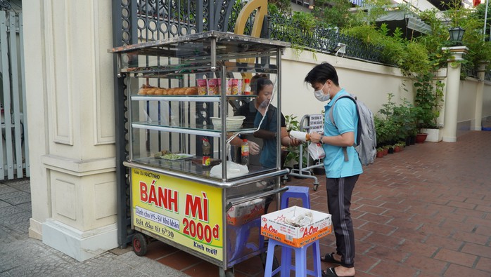 Thành phố mở rộng vòng tay- Ảnh 1. Thành phố mở rộng vòng tay- Ảnh 1.