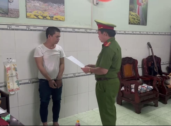 TP HCM: Bắt kẻ chiếm đoạt tài sản người bị tai nạn giao thông- Ảnh 1. TP HCM: Bắt kẻ chiếm đoạt tài sản người bị tai nạn giao thông- Ảnh 1.