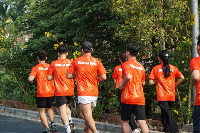 Cận cảnh áo đấu giải Half-marathon Cận cảnh áo đấu giải Half-marathon