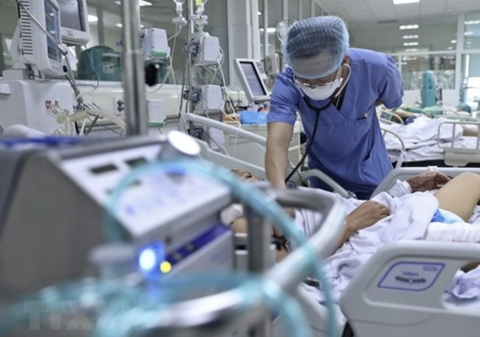 Cúm A/H5 gây tử vong cho thanh niên 21 tuổi, nguy hiểm thế nào?- Ảnh 1. Cúm A/H5 gây tử vong cho thanh niên 21 tuổi, nguy hiểm thế nào?- Ảnh 1.