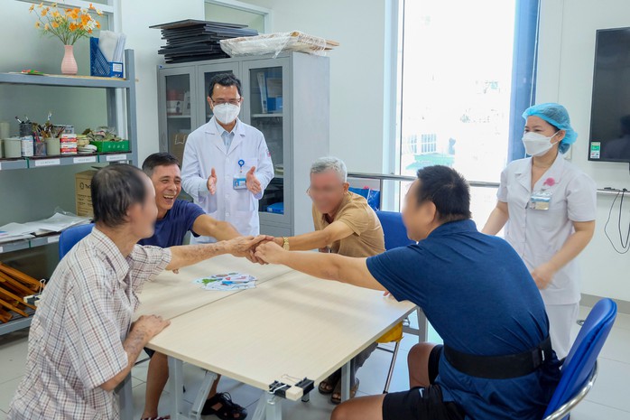 "Đòi" lại ngôn ngữ cho người bị đột quỵ- Ảnh 1. "Đòi" lại ngôn ngữ cho người bị đột quỵ- Ảnh 1.