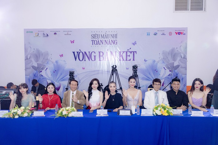 NSND Nguyễn Hải cùng nhiều hoa hậu, á hậu ngồi ghế nóng tìm kiếm mẫu nhí- Ảnh 2. NSND Nguyễn Hải cùng nhiều hoa hậu, á hậu ngồi ghế nóng tìm kiếm mẫu nhí- Ảnh 2.