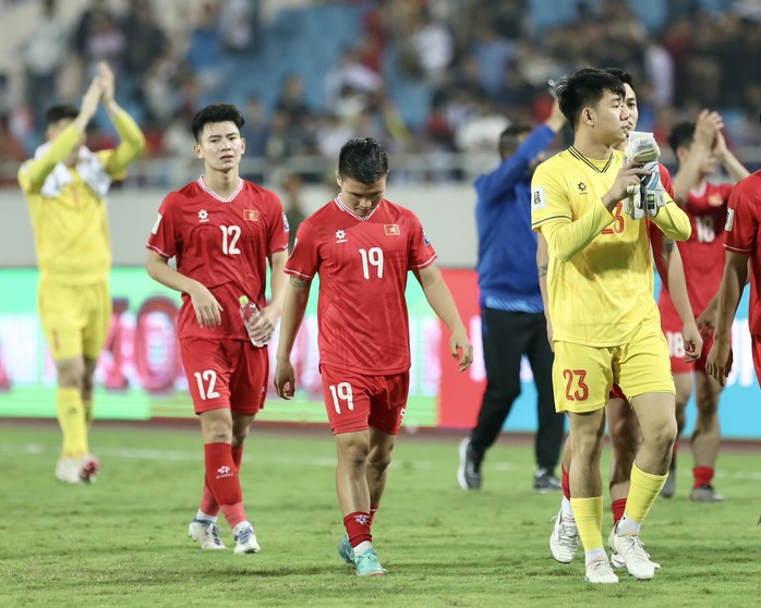 HLV Troussier: Giờ chưa phải lúc để bàn về tương lai của tôi!- Ảnh 2. HLV Troussier: Giờ chưa phải lúc để bàn về tương lai của tôi!- Ảnh 2.