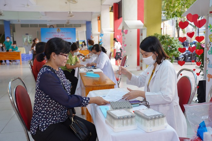 2 ngành được tăng lương nhiều nhất từ 1-7-2024- Ảnh 1. 2 ngành được tăng lương nhiều nhất từ 1-7-2024- Ảnh 1.