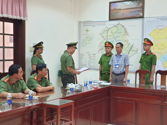 Thêm một cán bộ ở Hậu Giang bị bắt vì liên quan đất đai- Ảnh 1. Thêm một cán bộ ở Hậu Giang bị bắt vì liên quan đất đai- Ảnh 1.
