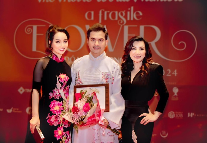 Đạo diễn Mai Thu Huyền và 2 diễn viên Đức Tiến và Trizzie Phương Trinh