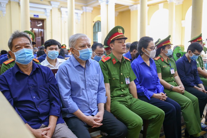 Xét xử Vạn Thịnh Phát: Cựu Phó chánh thanh tra nhận tội, xin giảm nhẹ hình phạt- Ảnh 1. Xét xử Vạn Thịnh Phát: Cựu Phó chánh thanh tra nhận tội, xin giảm nhẹ hình phạt- Ảnh 1.