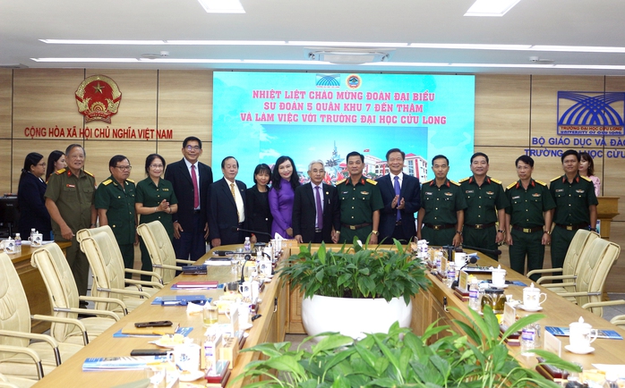 Trường ĐH Cửu Long tổ chức hội nghị tuyên truyền về bảo vệ Tổ quốc- Ảnh 4. Trường ĐH Cửu Long tổ chức hội nghị tuyên truyền về bảo vệ Tổ quốc- Ảnh 4.