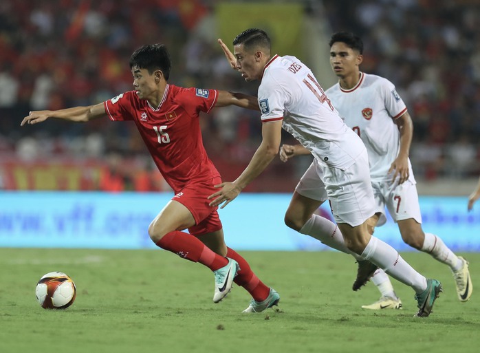 Tuyển Việt Nam văng khỏi tốp 110 FIFA sau 8 năm- Ảnh 2. Tuyển Việt Nam văng khỏi tốp 110 FIFA sau 8 năm- Ảnh 2.