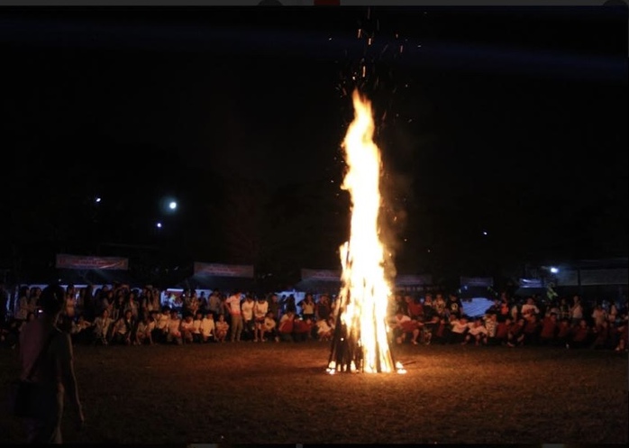 Hiệu trưởng bị phê bình vì buộc học sinh không đi hội trại làm vệ sinh- Ảnh 1. Hiệu trưởng bị phê bình vì buộc học sinh không đi hội trại làm vệ sinh- Ảnh 1.