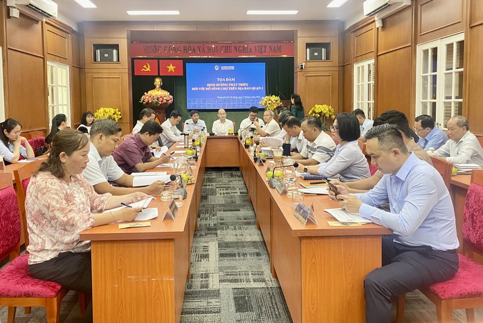 Khách mua hàng ở chợ truyền thống ngày càng giảm, vì sao?- Ảnh 1. Khách mua hàng ở chợ truyền thống ngày càng giảm, vì sao?- Ảnh 1.