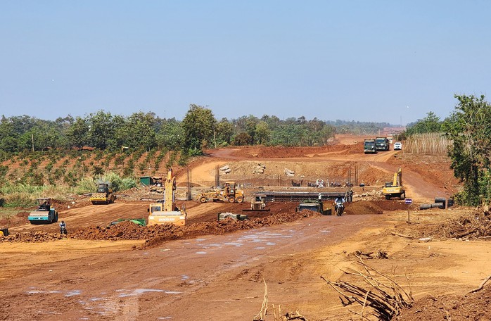 Sẽ cưỡng chế để giao mặt bằng làm đường cao tốc Khánh Hòa - Buôn Ma Thuột- Ảnh 1. Sẽ cưỡng chế để giao mặt bằng làm đường cao tốc Khánh Hòa - Buôn Ma Thuột- Ảnh 1.