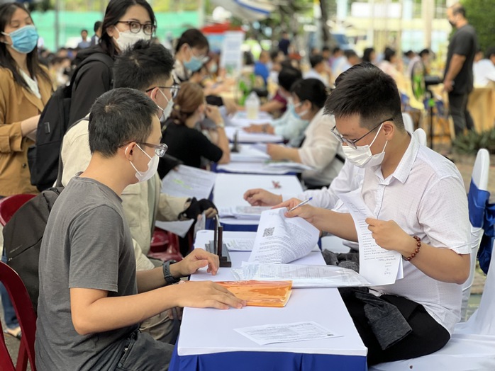 Rối với bảo hiểm thất nghiệp- Ảnh 1. Rối với bảo hiểm thất nghiệp- Ảnh 1.