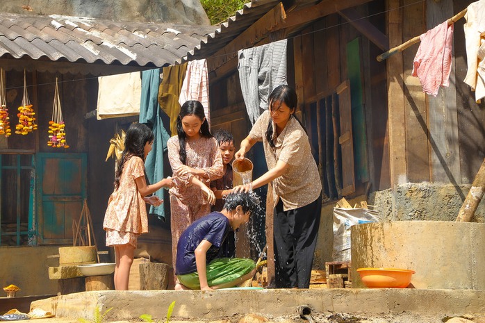 Lý Hải tự hào khi 4 con đóng phim tốt- Ảnh 1. Lý Hải tự hào khi 4 con đóng phim tốt- Ảnh 1.