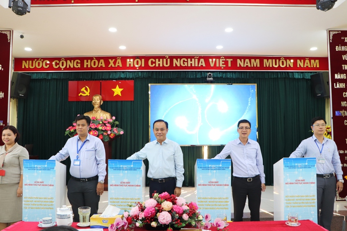 Phường đầu tiên ở quận Phú Nhuận rút ngắn toàn bộ thủ tục hành chính- Ảnh 2. Phường đầu tiên ở quận Phú Nhuận rút ngắn toàn bộ thủ tục hành chính- Ảnh 2.