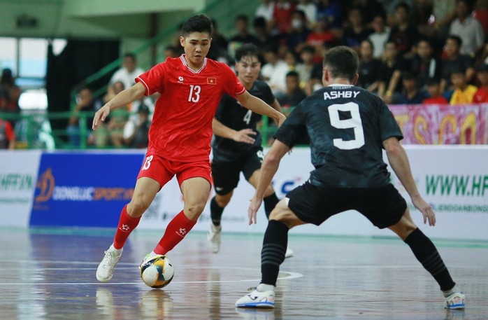 Tuyển futsal Việt Nam chia điểm với đội giành vé đầu tiên dự World Cup 2024- Ảnh 3. Tuyển futsal Việt Nam chia điểm với đội giành vé đầu tiên dự World Cup 2024- Ảnh 3.