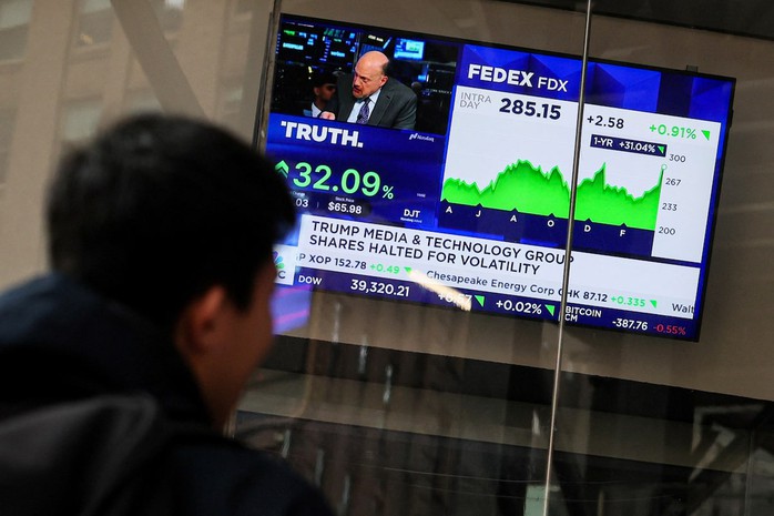 Ông Trump kịch liệt chỉ trích thẩm phán yêu cầu ông “nín lặng”- Ảnh 2. Ông Trump kịch liệt chỉ trích thẩm phán yêu cầu ông “nín lặng”- Ảnh 2.