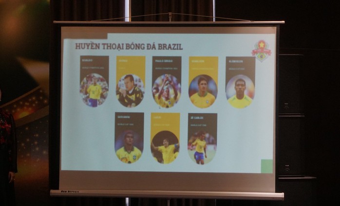 Loạt huyền thoại bóng đá Brazil đến Đà Nẵng- Ảnh 1. Loạt huyền thoại bóng đá Brazil đến Đà Nẵng- Ảnh 1.
