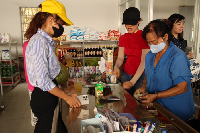 Không nên tăng cho người có lương hưu trên 10 triệu đồng/tháng?- Ảnh 1. Không nên tăng cho người có lương hưu trên 10 triệu đồng/tháng?- Ảnh 1.