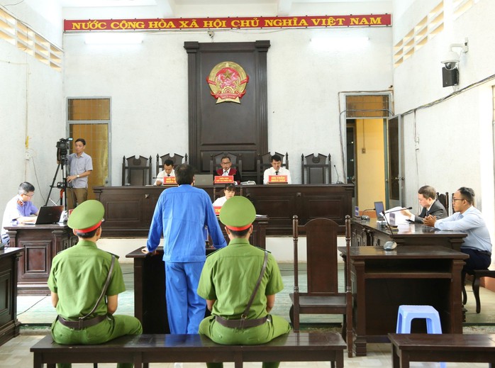 Tuyên phạt bị cáo Tuyên phạt bị cáo