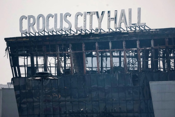 Khu phức hợp Crocus City Hall cháy rụi một phần sau vụ tấn công. Ảnh: Reuters Khu phức hợp Crocus City Hall cháy rụi một phần sau vụ tấn công. Ảnh: Reuters
