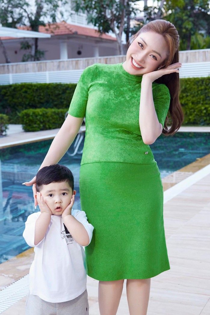 Chuyện showbiz đáng quan tâm- Ảnh 4. Chuyện showbiz đáng quan tâm- Ảnh 4.