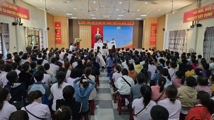 Hơn 1.000 đoàn viên công đoàn tại Đà Nẵng được tư vấn pháp luật miễn phí- Ảnh 4. Hơn 1.000 đoàn viên công đoàn tại Đà Nẵng được tư vấn pháp luật miễn phí- Ảnh 4.