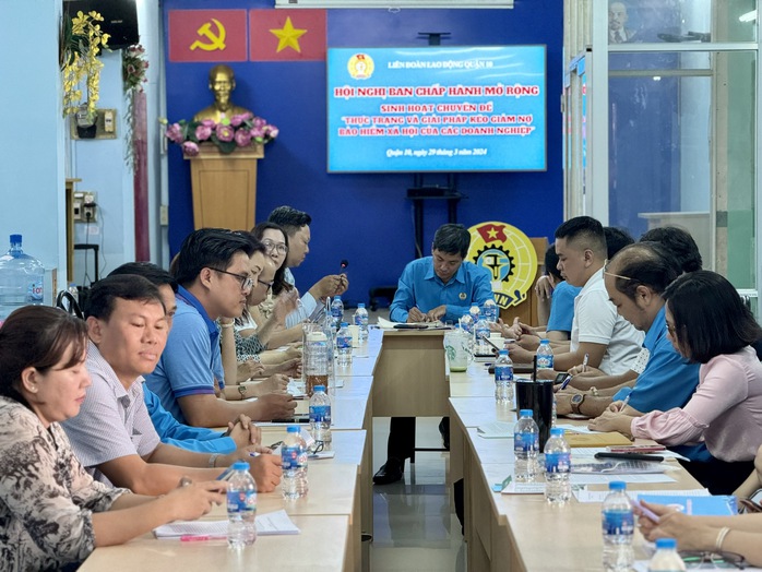 Nên có chế độ hỗ trợ đối với lao động nữ sinh con nhưng đóng chưa đủ 6 tháng BHXH?- Ảnh 6. Nên có chế độ hỗ trợ đối với lao động nữ sinh con nhưng đóng chưa đủ 6 tháng BHXH?- Ảnh 6.