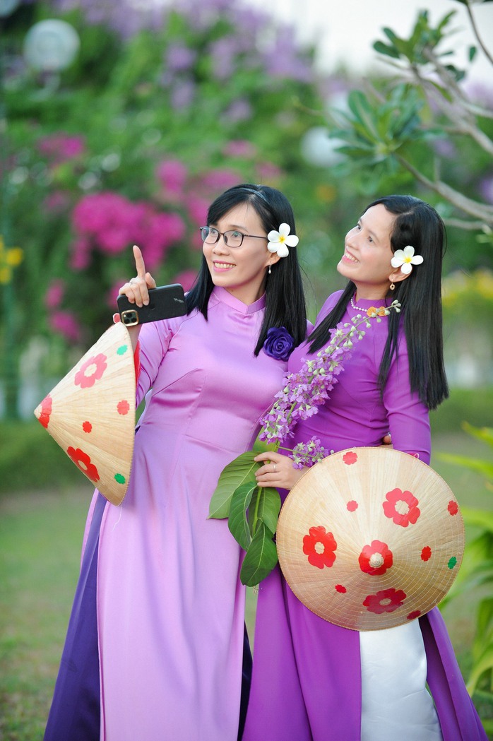 Con đường hoa bằng lăng rực rỡ sắc tím Con đường hoa bằng lăng rực rỡ sắc tím